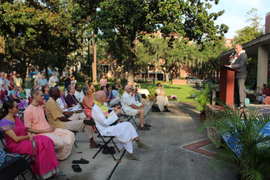 Devotees in Gainesville, Florida, Celebrate 50th Anniversary of Srila Prabhupada’s Visit